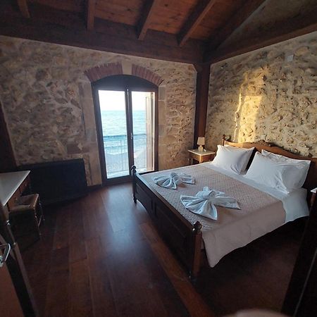 Volakas Beachfront Suites Rethimnon Buitenkant foto